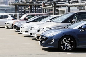 青空駐車の車は汚れや土埃が気になる 着きにくく自然に落ちる対策